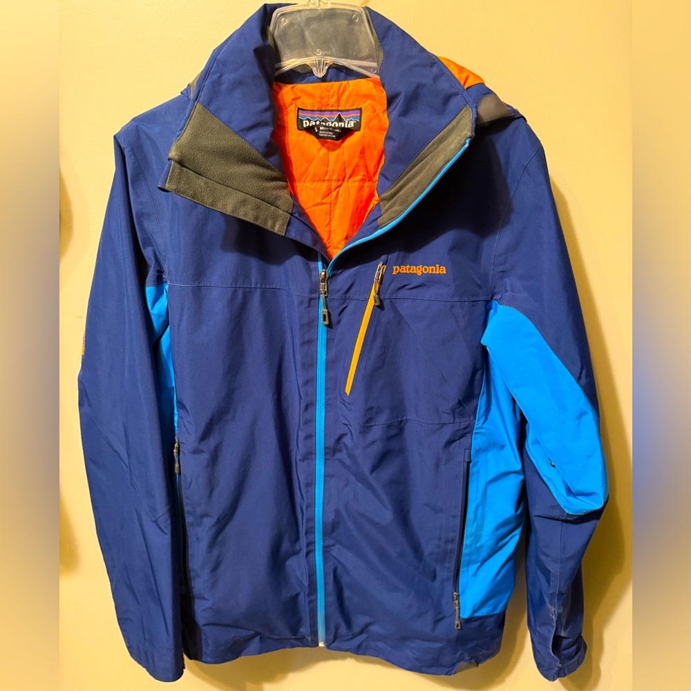 Patagonia Powder Bowl Gore-Tex insulated jacket with many features!!